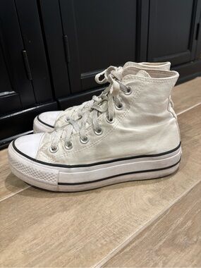 White Converse High Top Platform Fashion Sneakers Women’s 6 Classic